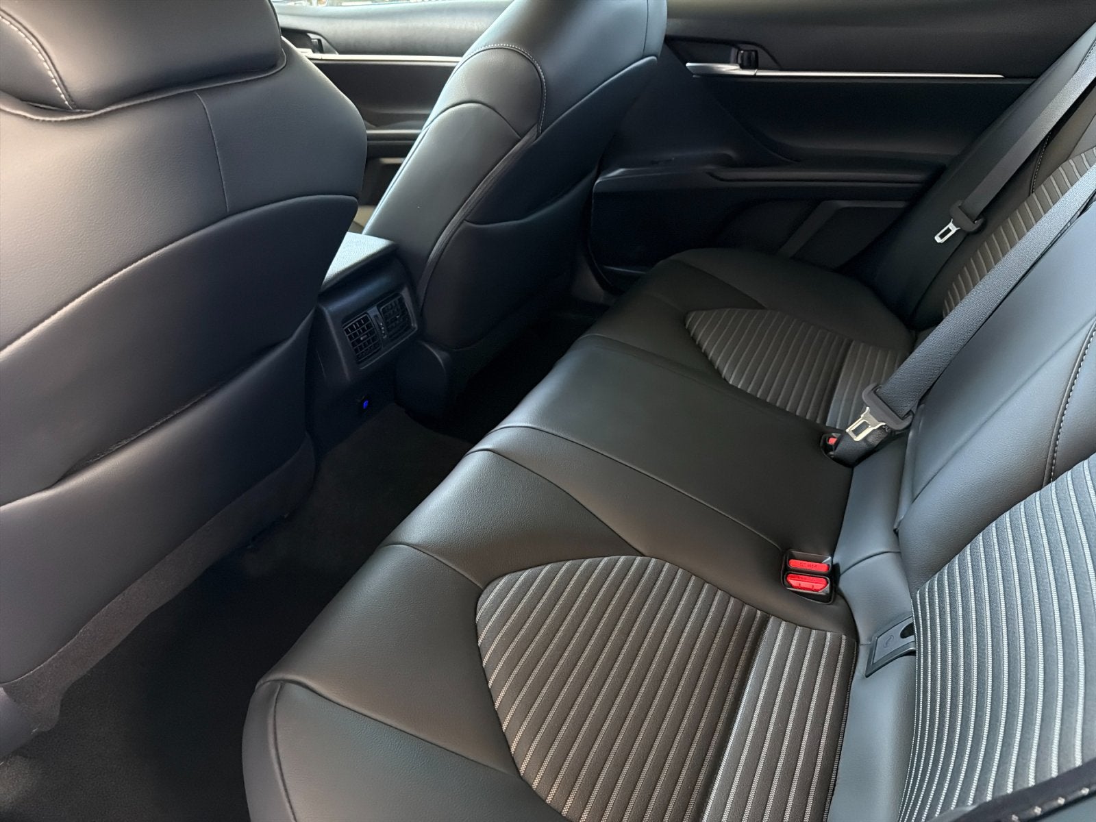 2024 Toyota Camry Hybrid SE