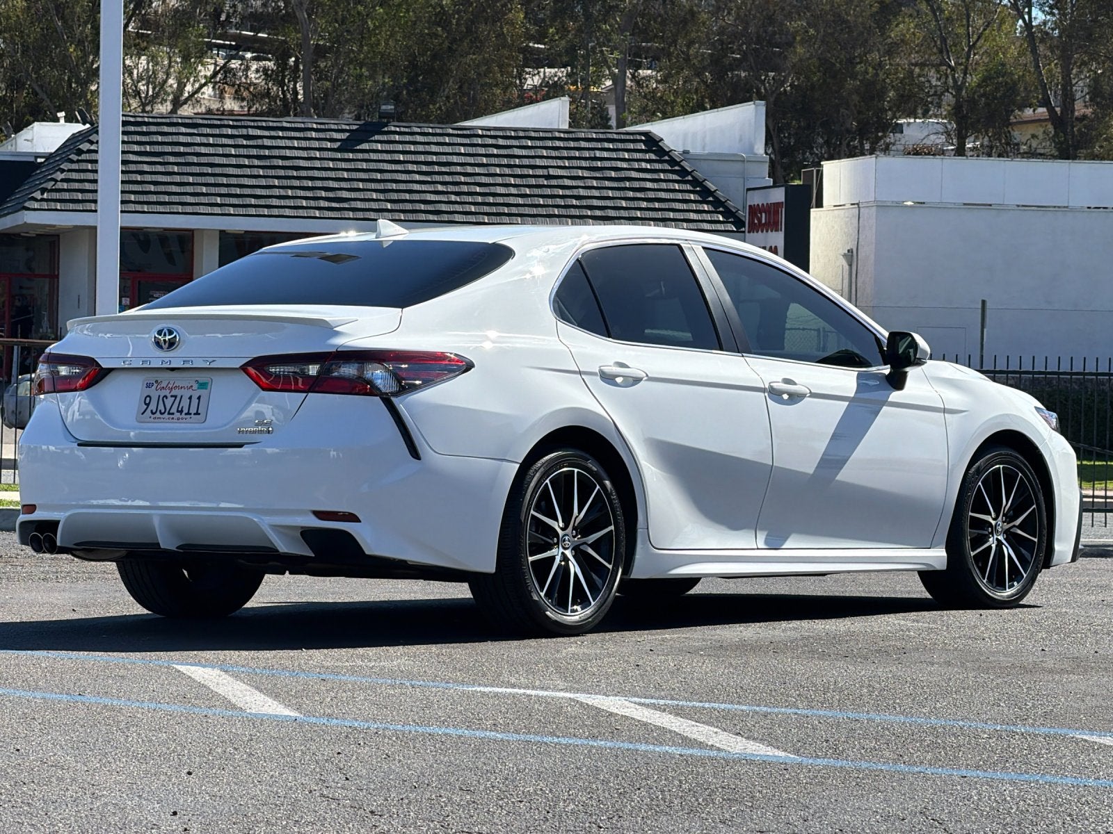 2024 Toyota Camry Hybrid SE