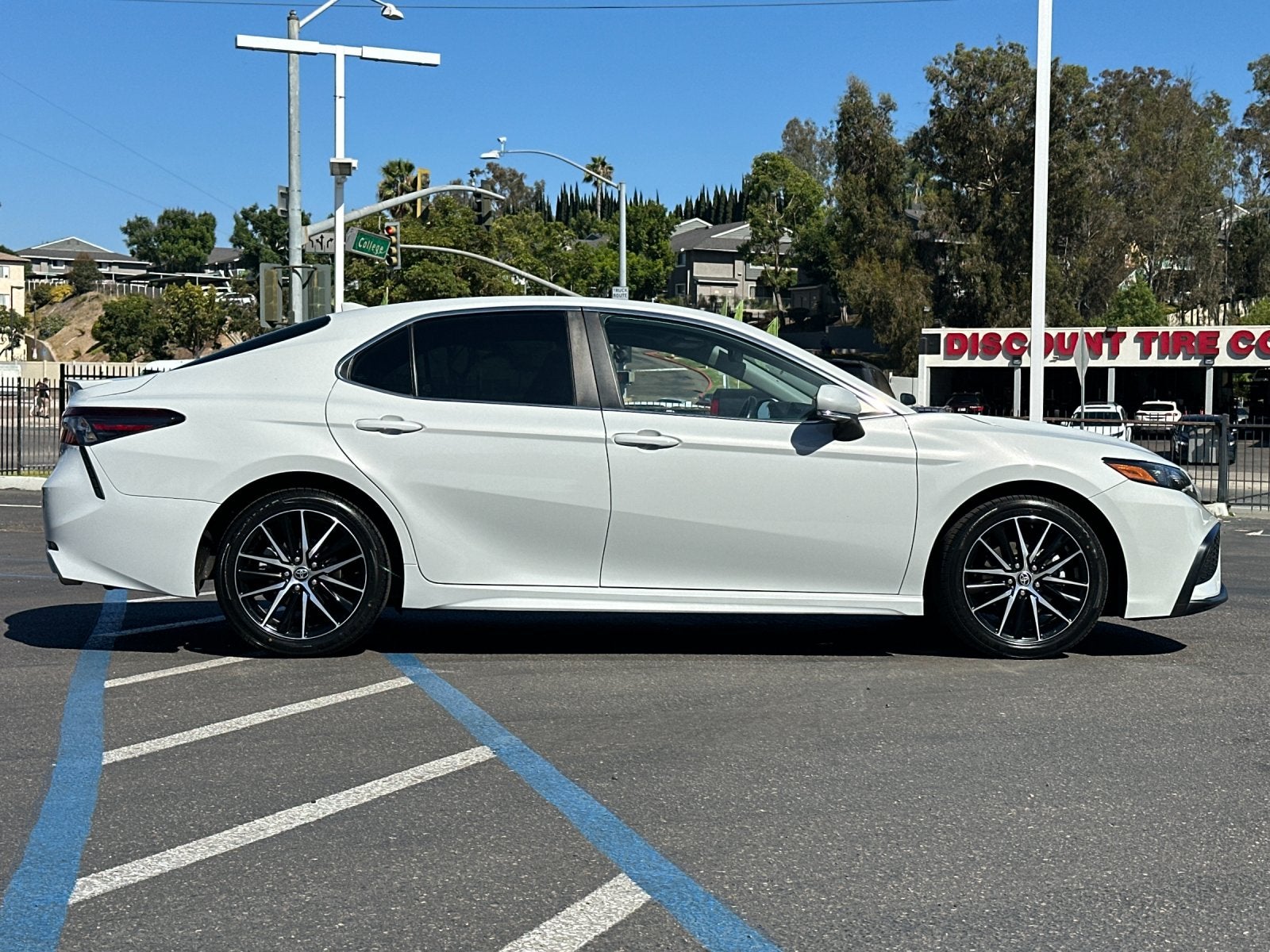 2022 Toyota Camry SE