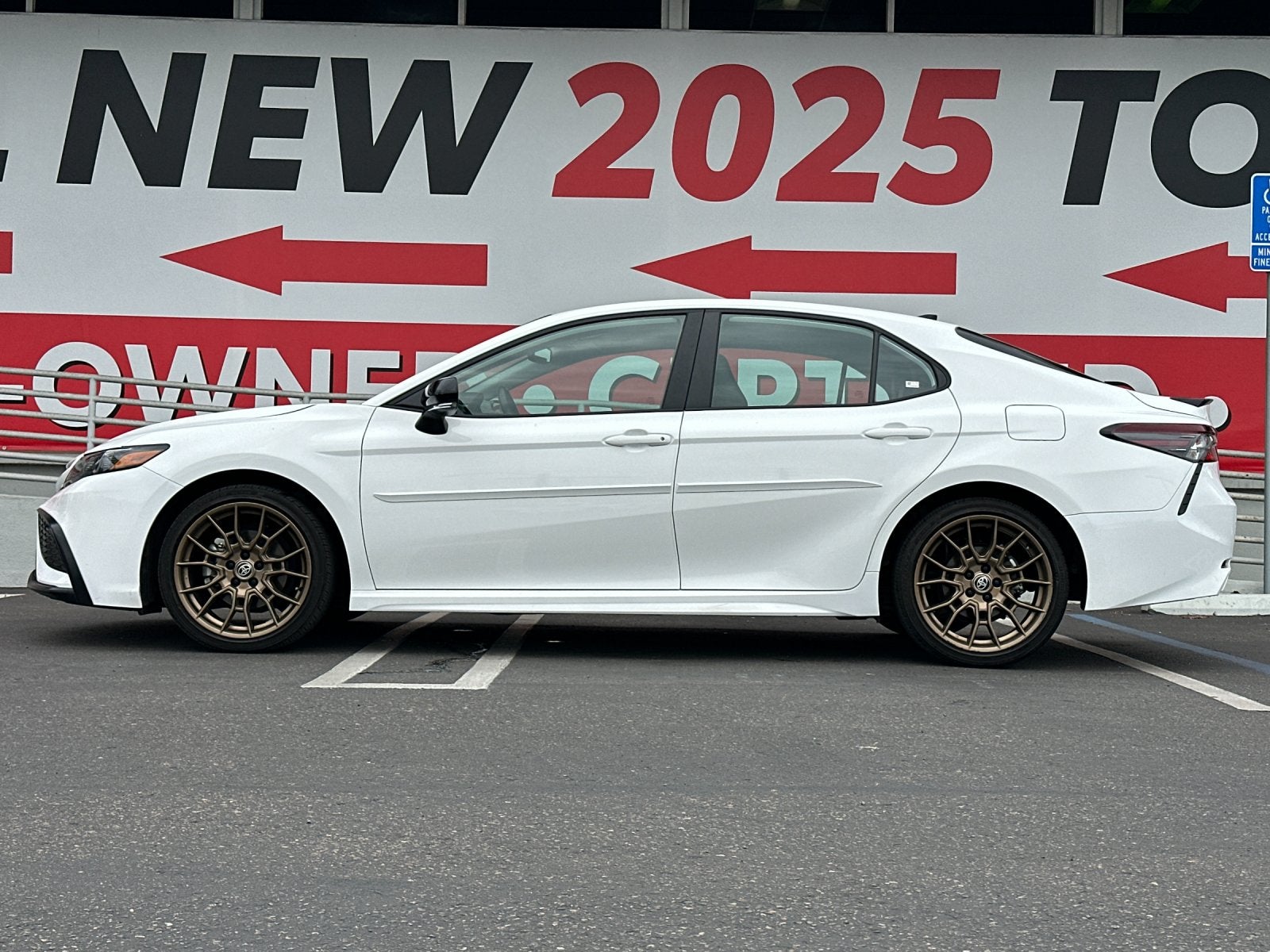 2024 Toyota Camry SE Nightshade Nightshade Edition