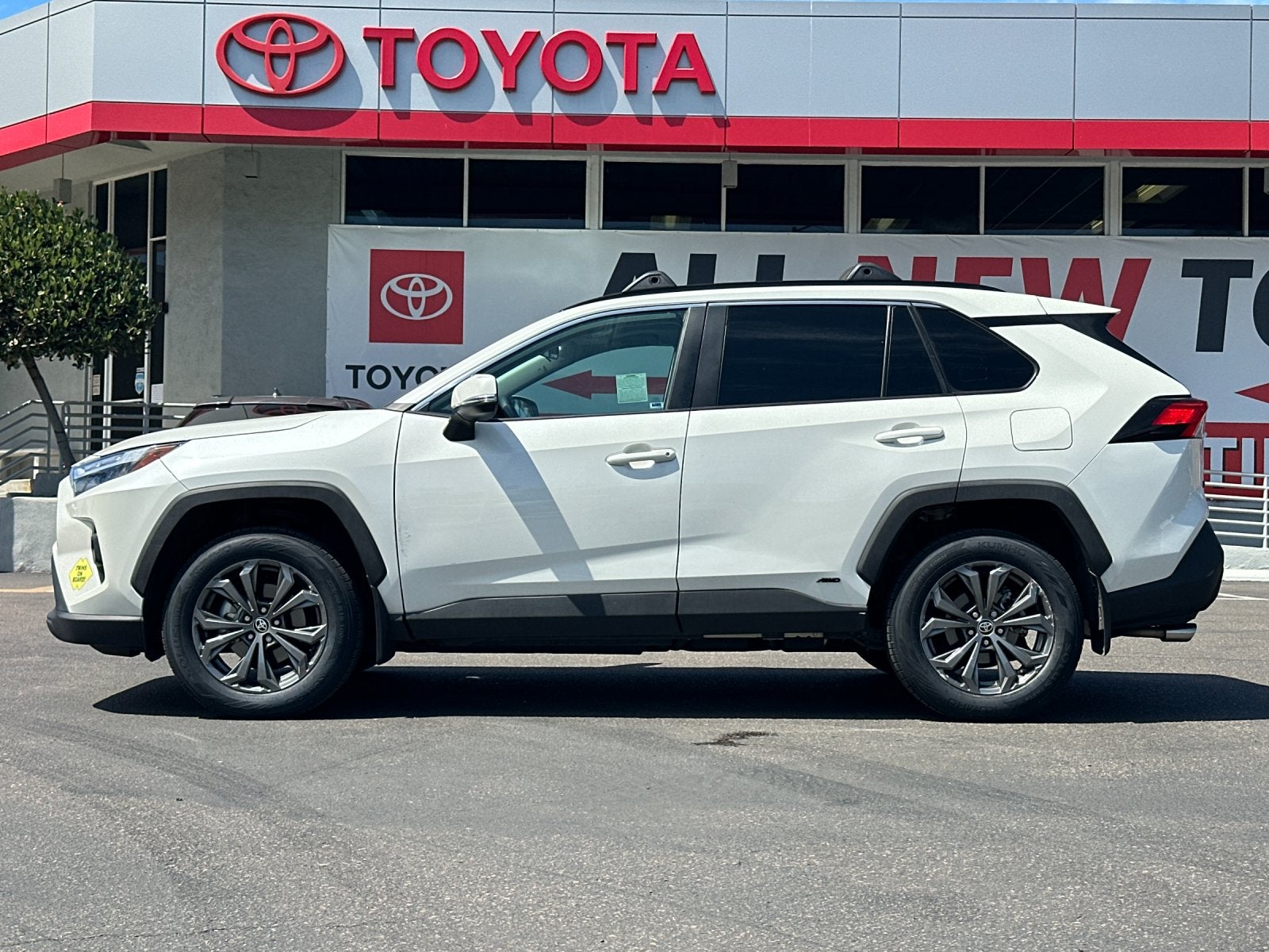 2022 Toyota RAV4 Hybrid XLE Premium