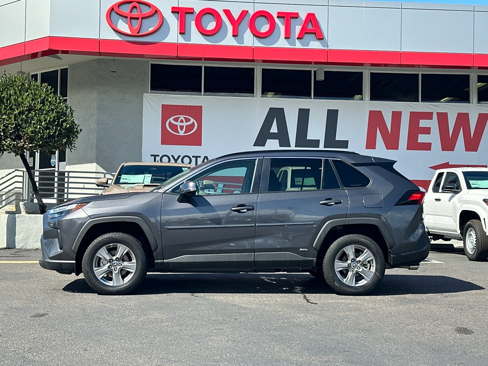 2024 Toyota RAV4 Hybrid LE