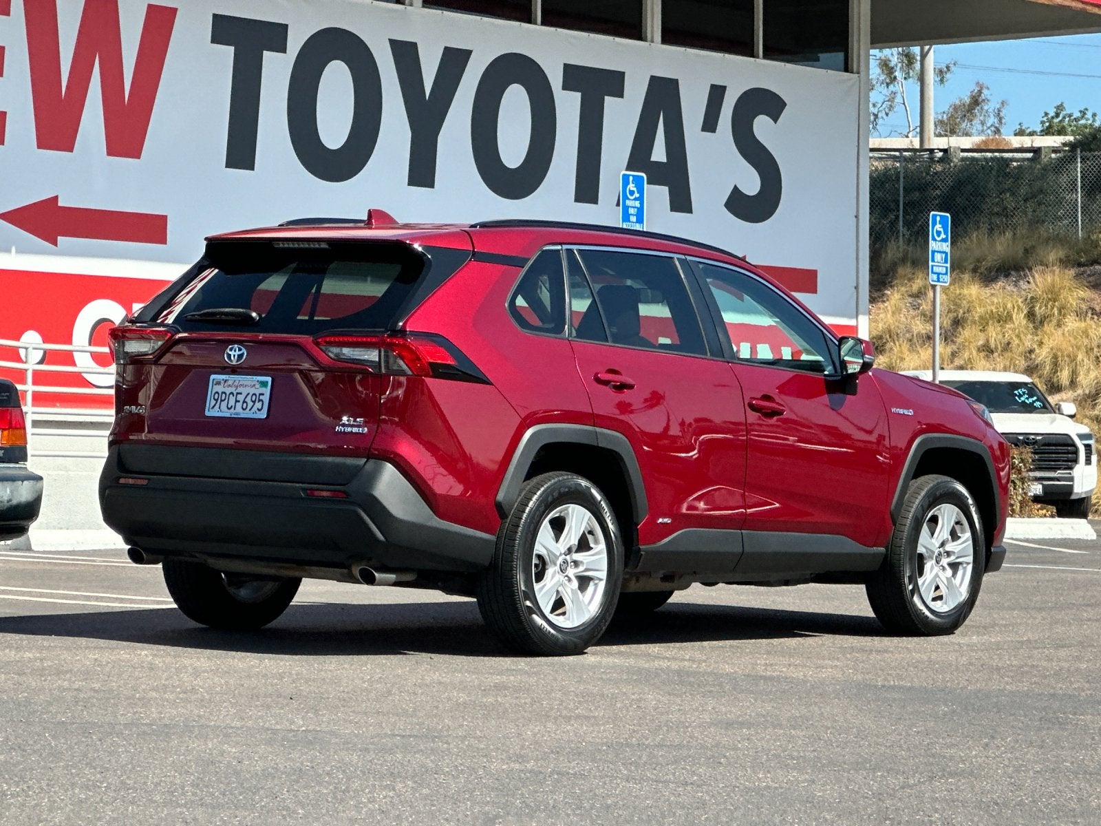 2021 Toyota RAV4 Hybrid XLE