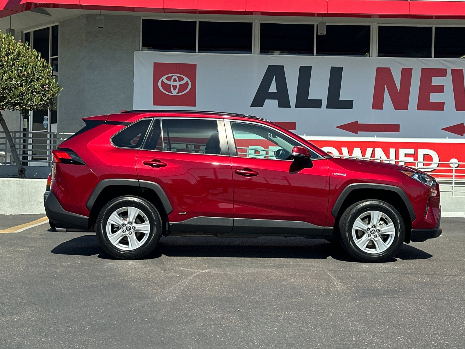 2021 Toyota RAV4 Hybrid XLE