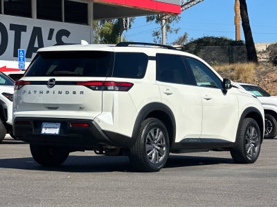2024 Nissan Pathfinder SV