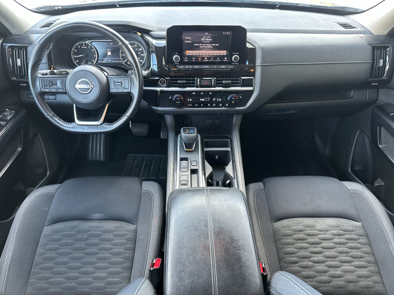 2022 Nissan Pathfinder SV