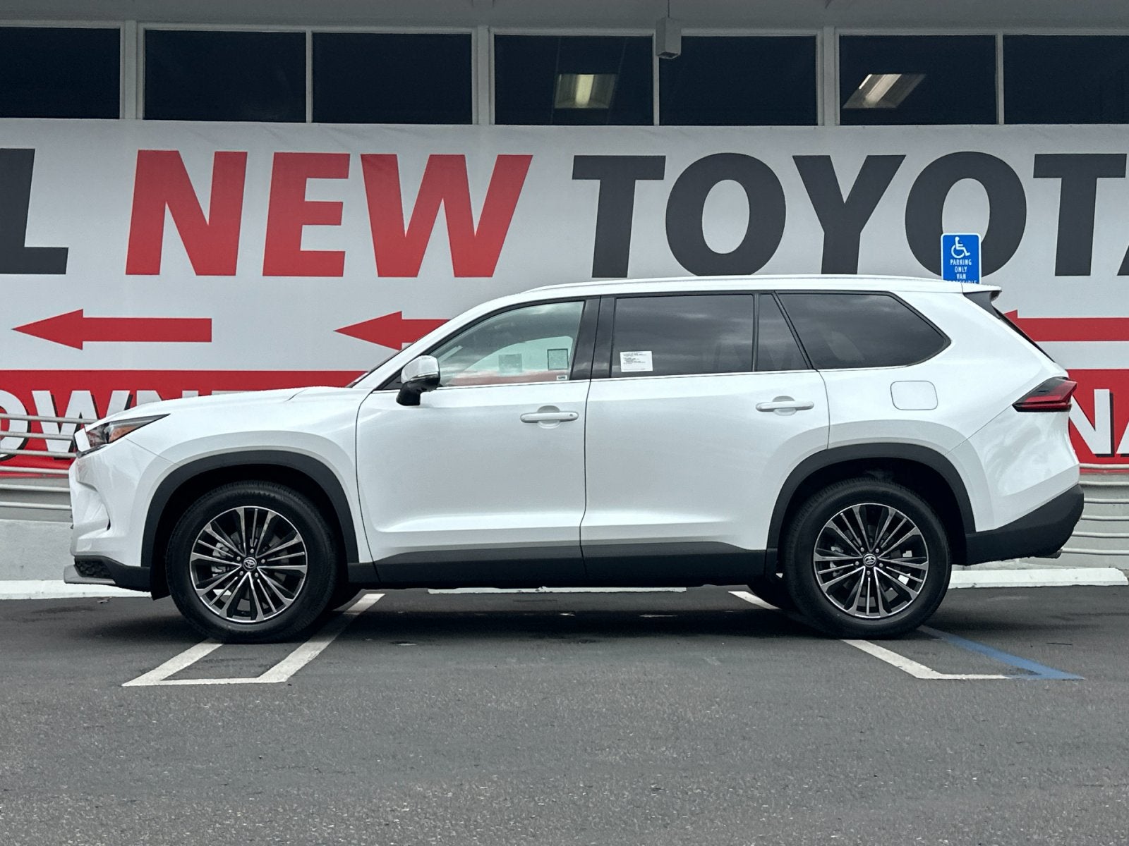 2026 Toyota Grand Highlander Hybrid MAX Platinum