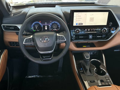 2026 Toyota Highlander Hybrid Platinum