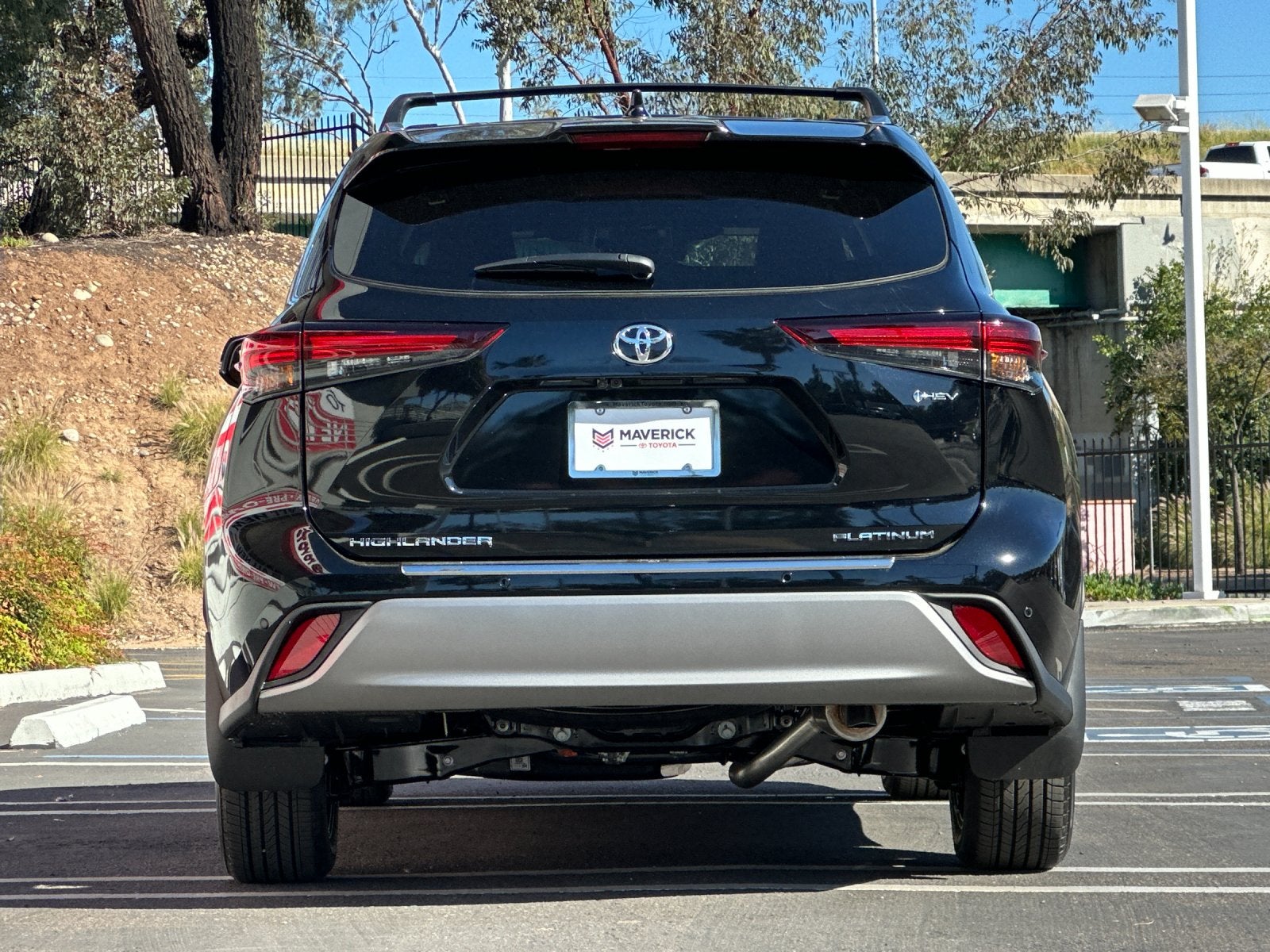 2026 Toyota Highlander Hybrid Platinum