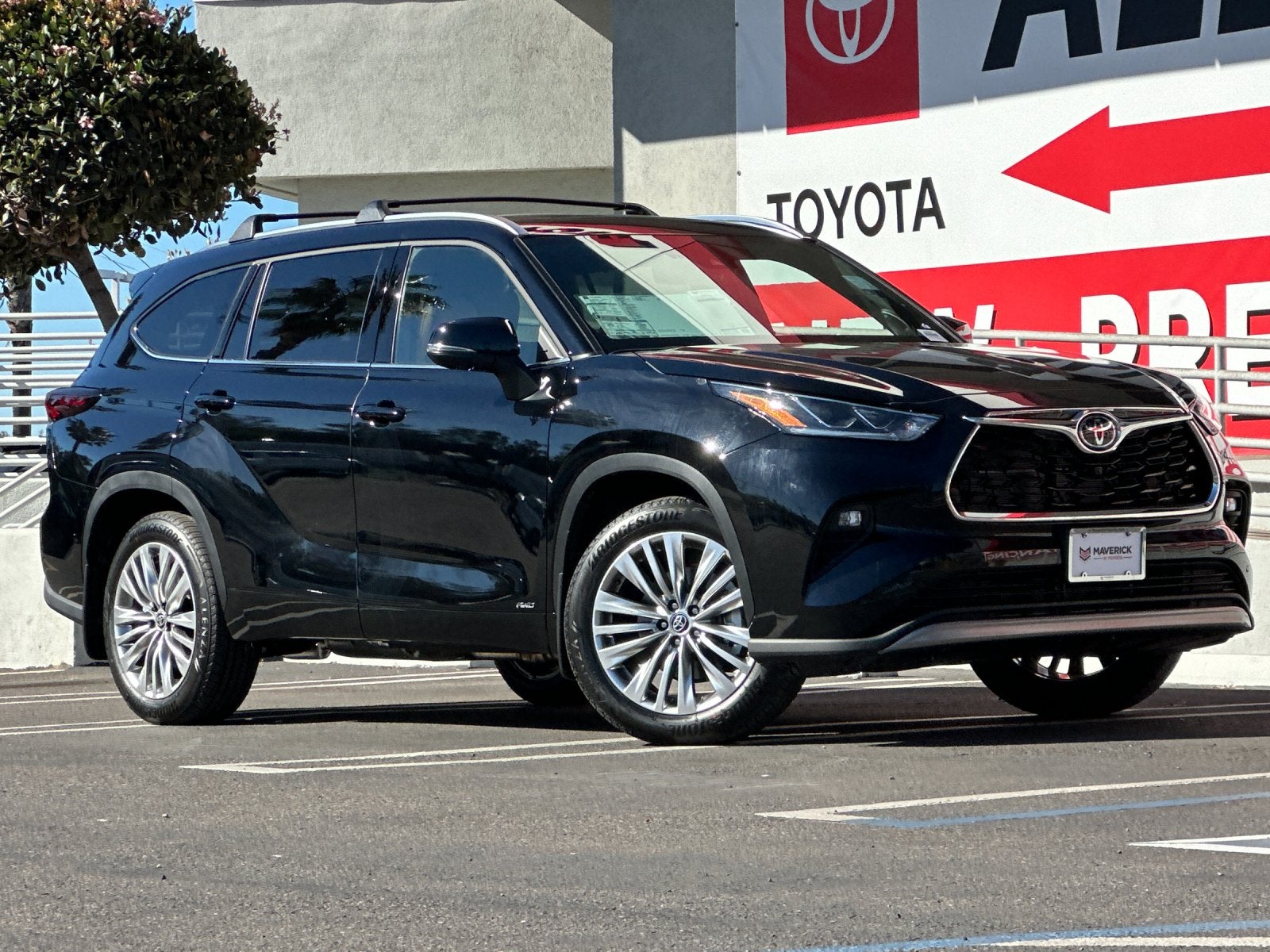 2026 Toyota Highlander Hybrid Platinum