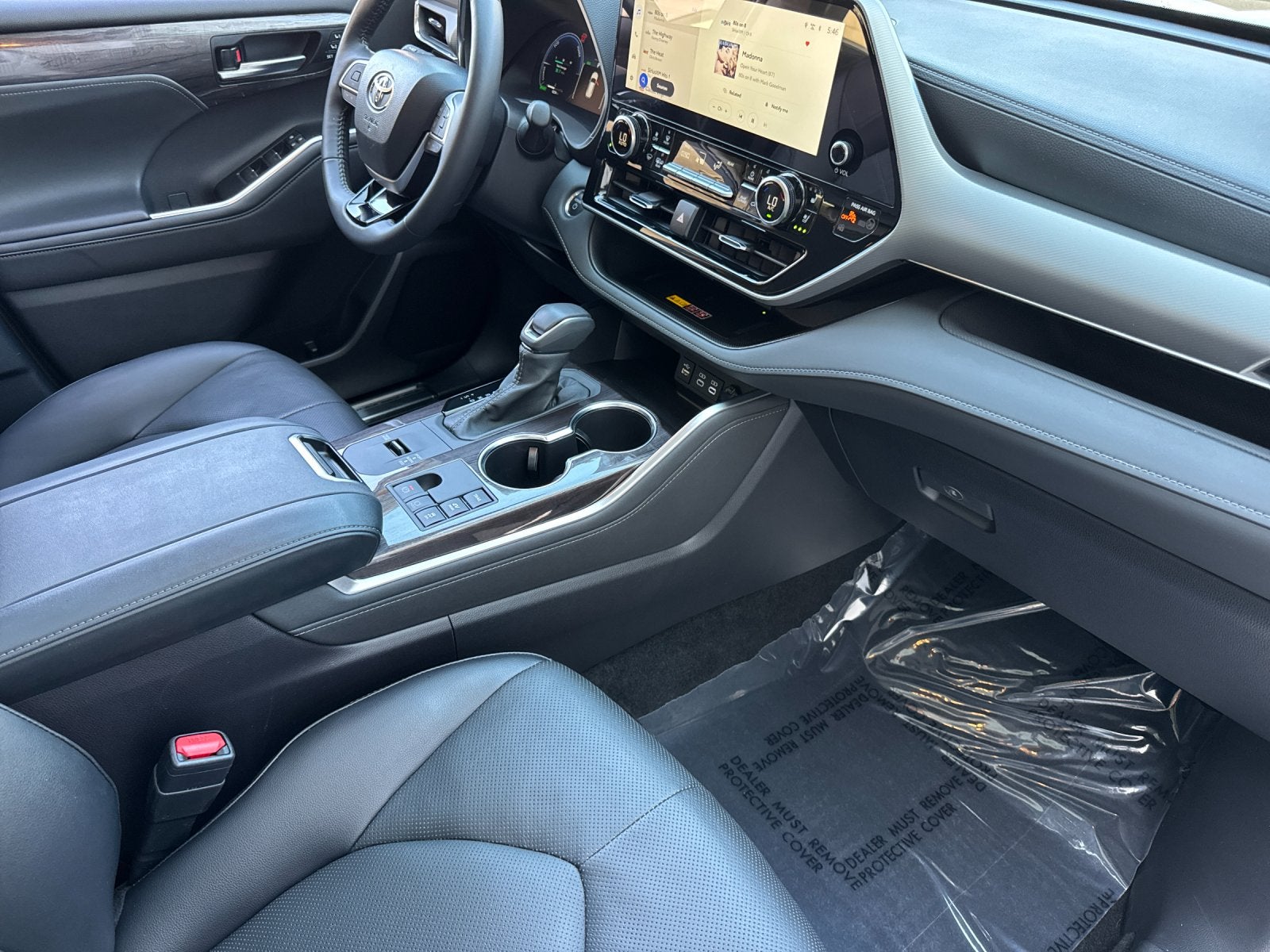 2026 Toyota Highlander Hybrid Platinum