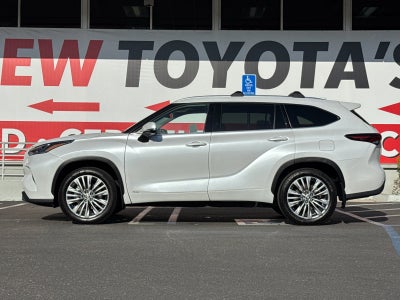 2026 Toyota Highlander Hybrid Platinum