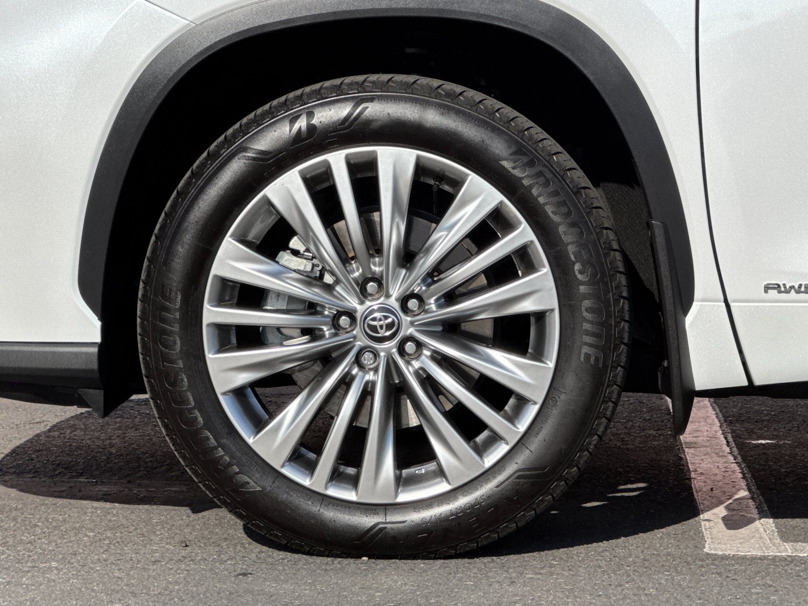2026 Toyota Highlander Hybrid Platinum