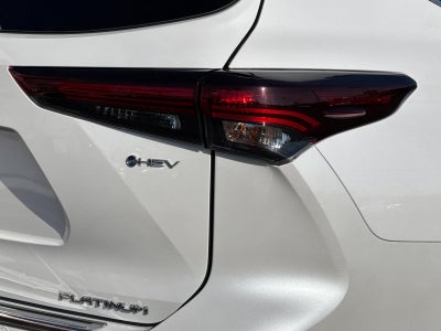 2026 Toyota Highlander Hybrid Platinum