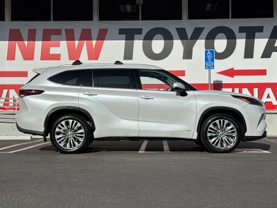 2026 Toyota Highlander Hybrid Platinum