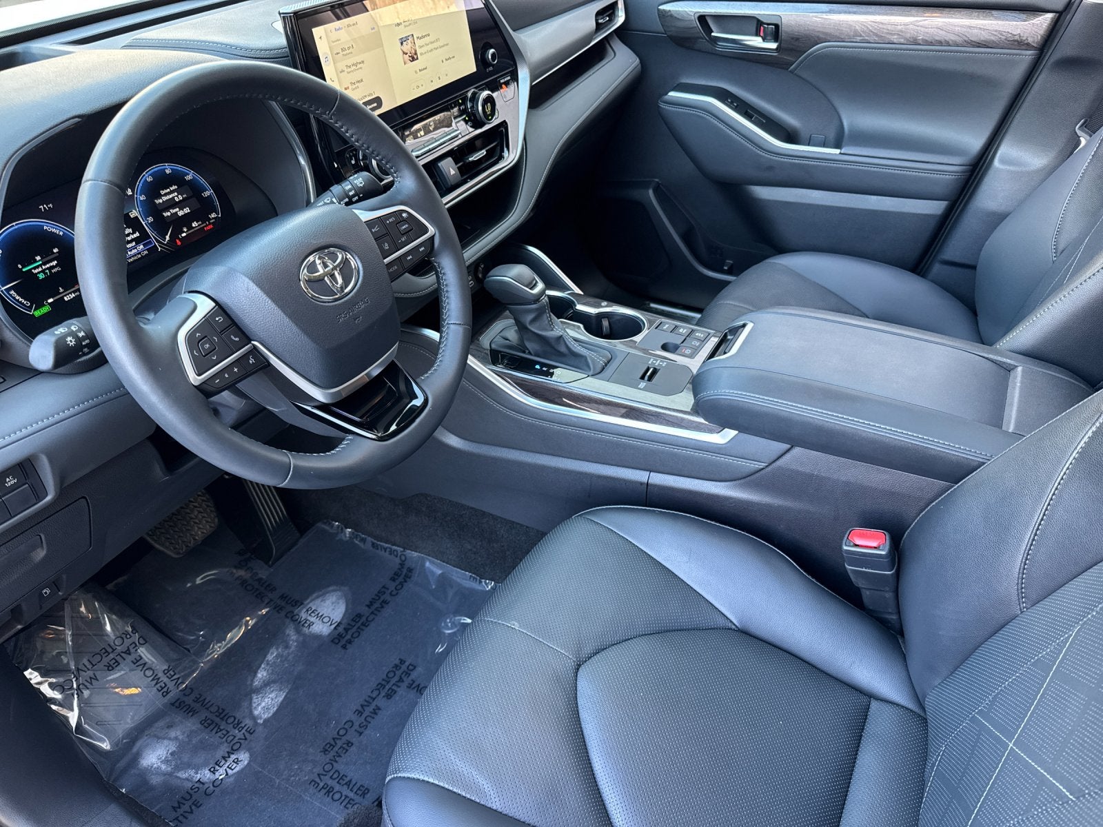 2026 Toyota Highlander Hybrid Platinum