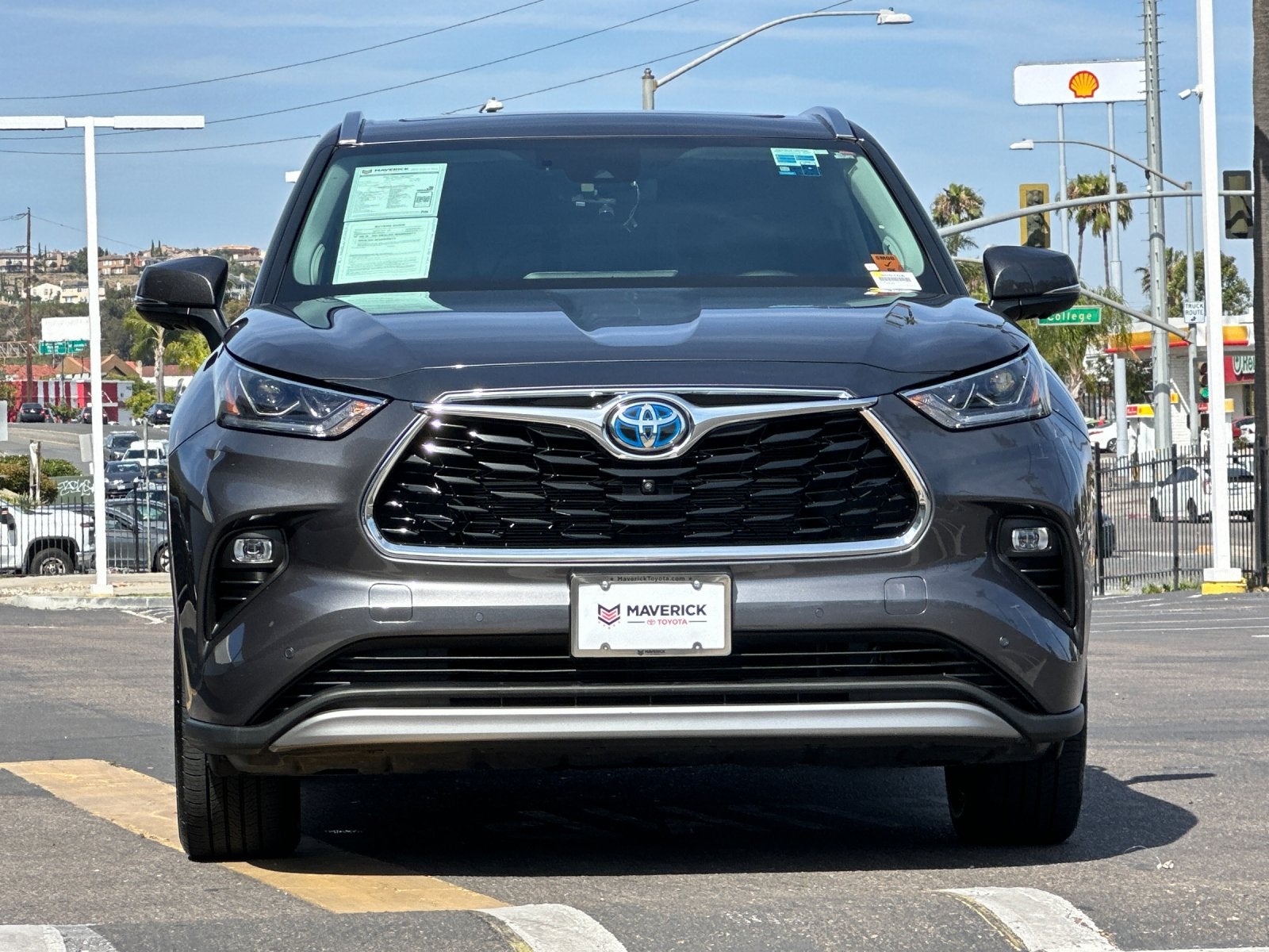 2023 Toyota Highlander Hybrid Platinum