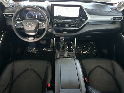 2023 Toyota Highlander Hybrid Platinum