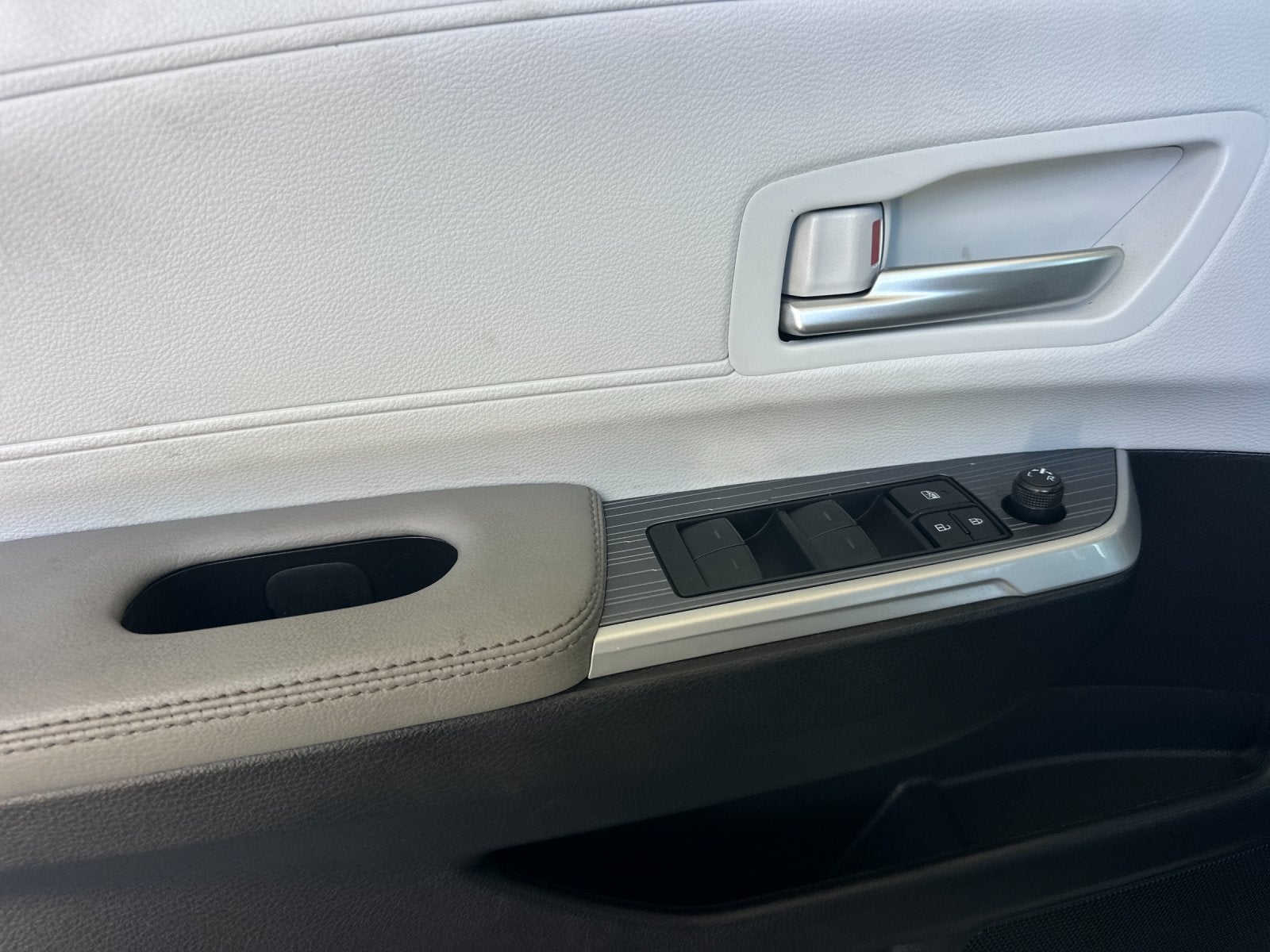 2025 Toyota Sienna XLE 7 Passenger