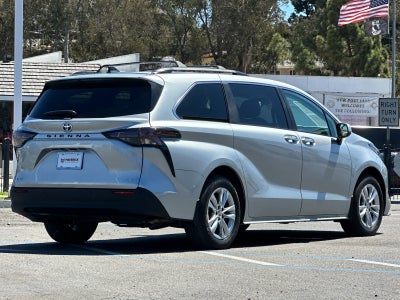 2025 Toyota Sienna XLE 7 Passenger