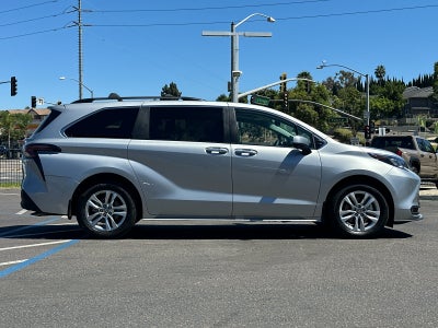 2025 Toyota Sienna XLE 7 Passenger