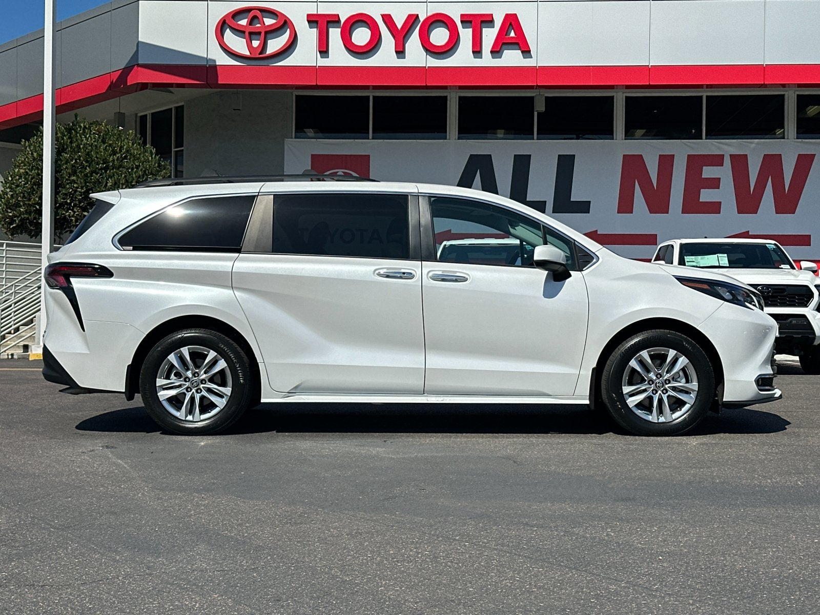 2024 Toyota Sienna XLE 7 Passenger