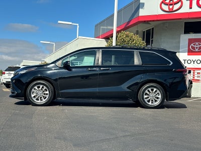 2022 Toyota Sienna XLE 7 Passenger