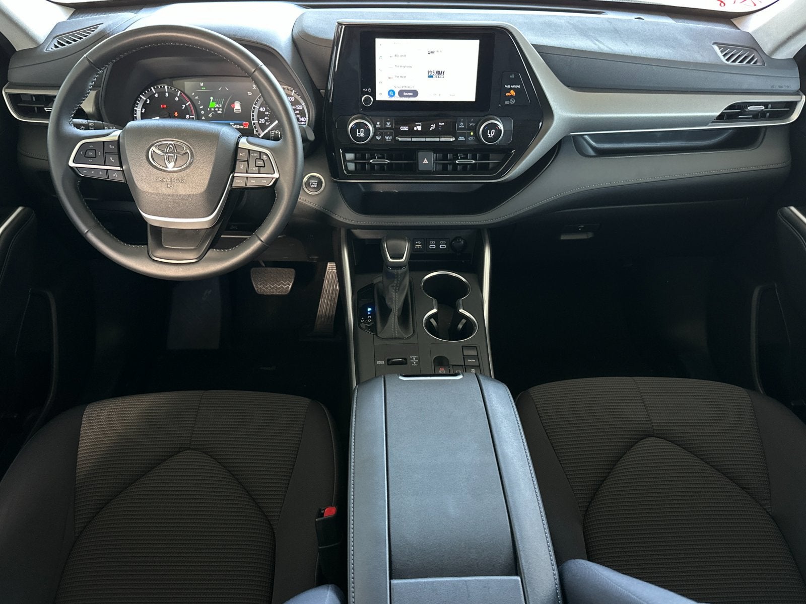 2025 Toyota Highlander LE