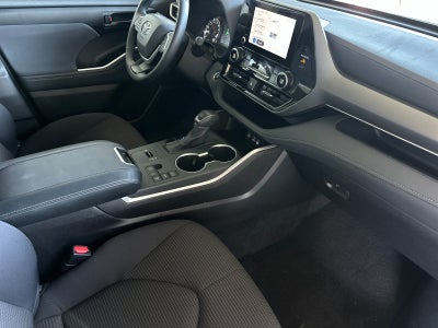 2025 Toyota Highlander LE