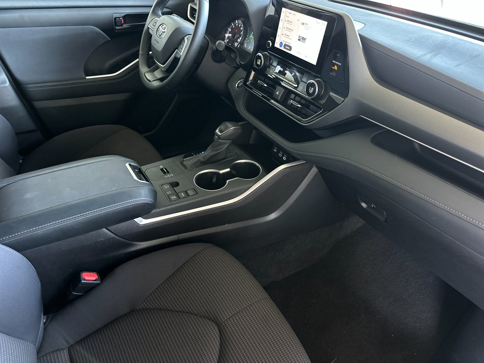 2025 Toyota Highlander LE