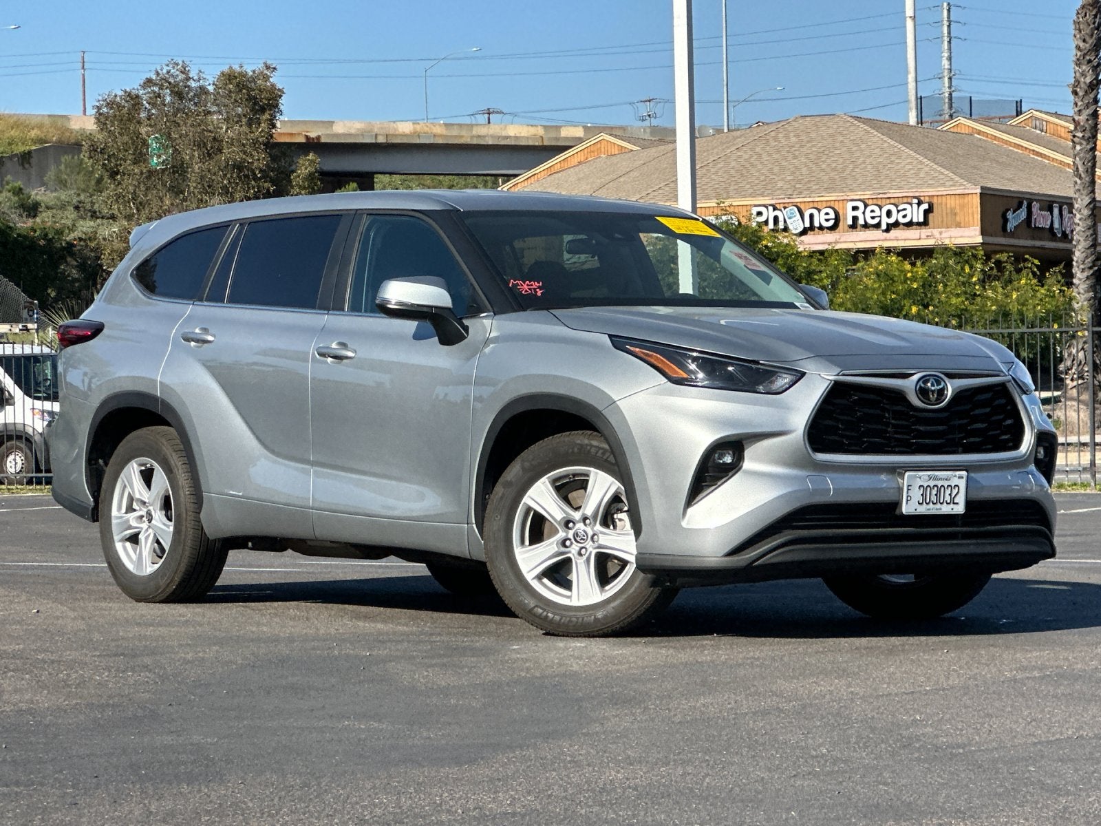 2025 Toyota Highlander LE