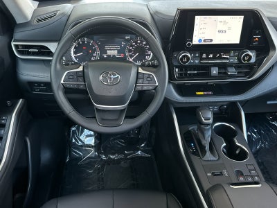 2025 Toyota Highlander XLE