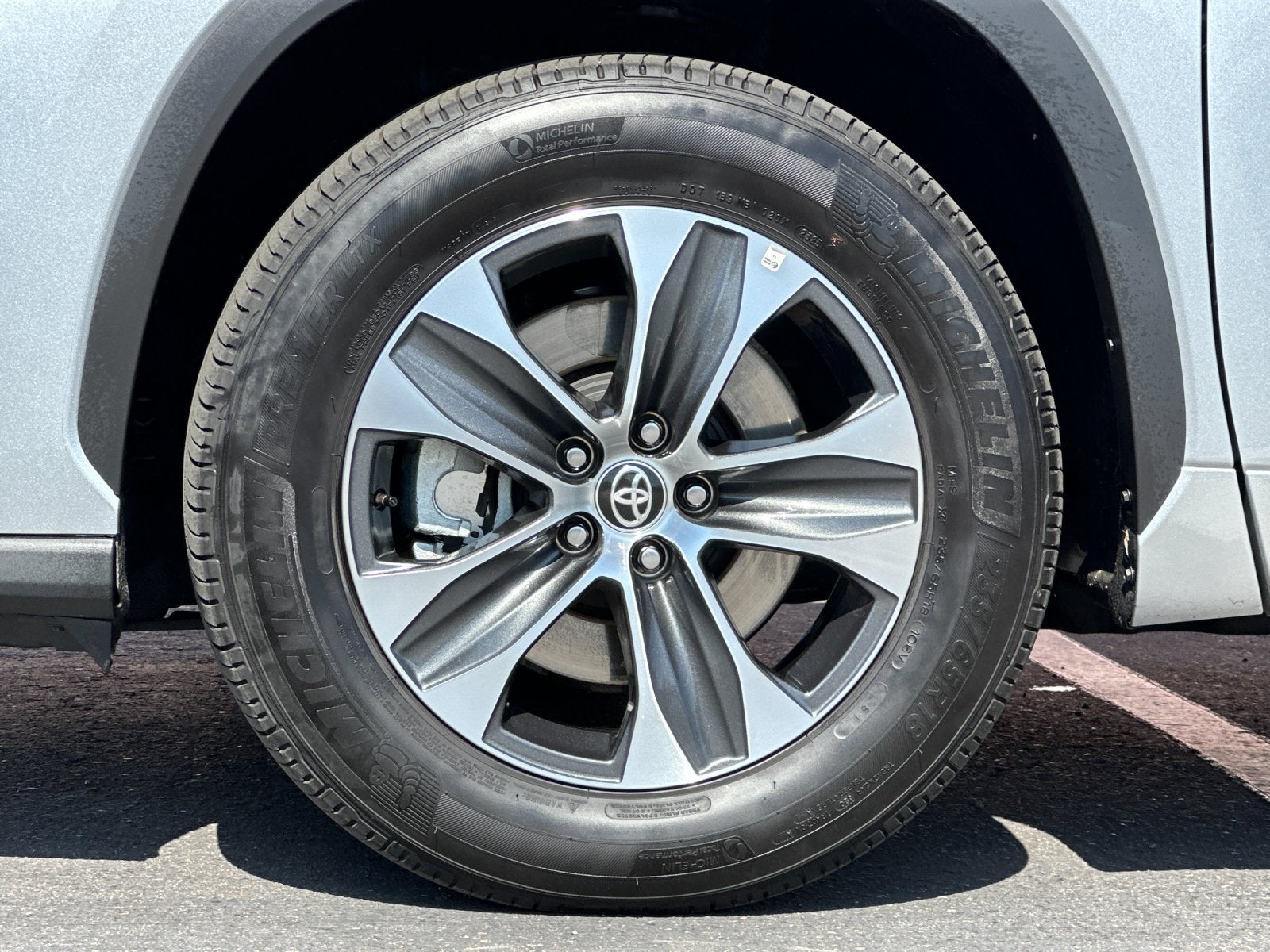 2025 Toyota Highlander XLE