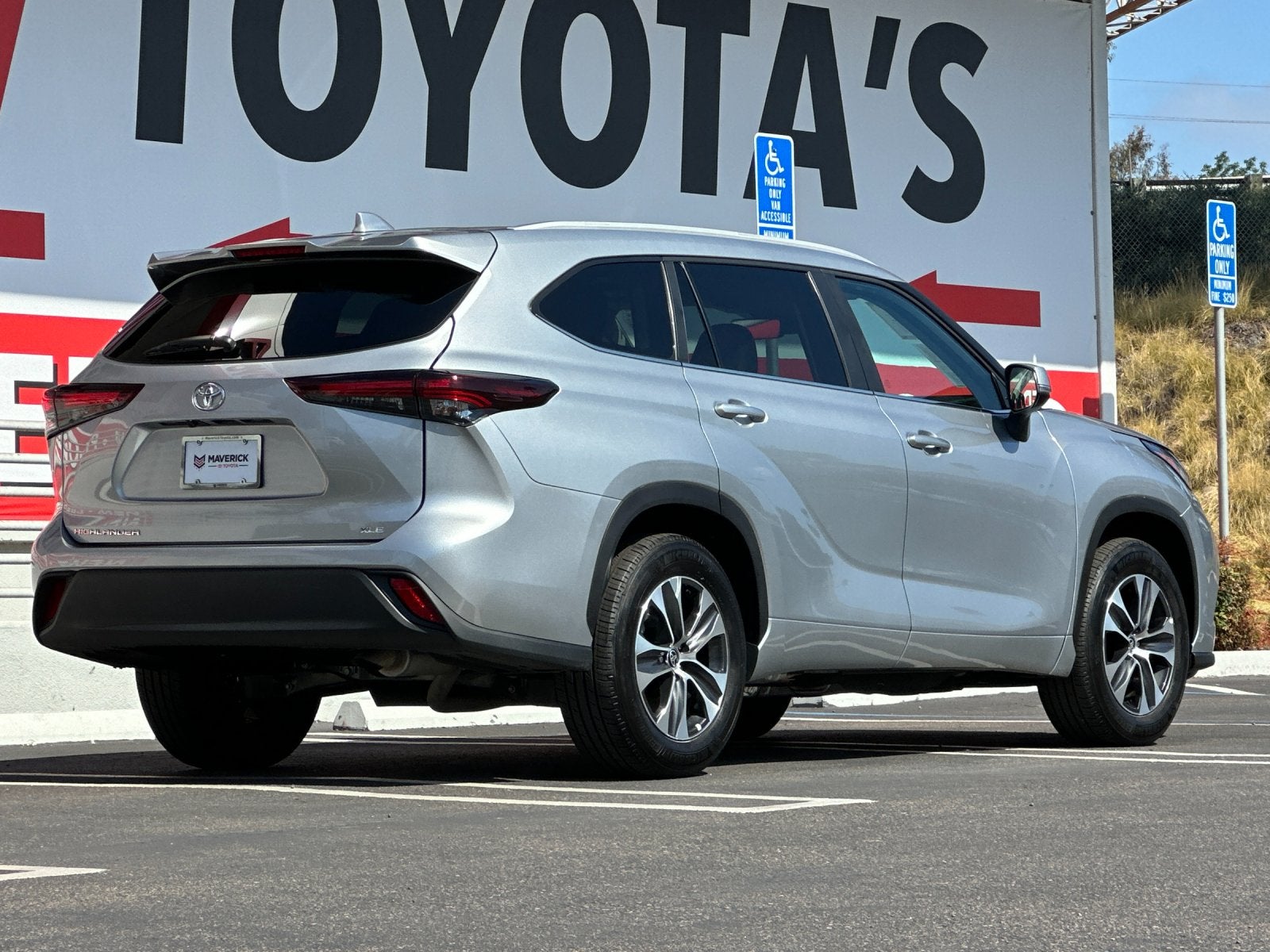 2025 Toyota Highlander XLE