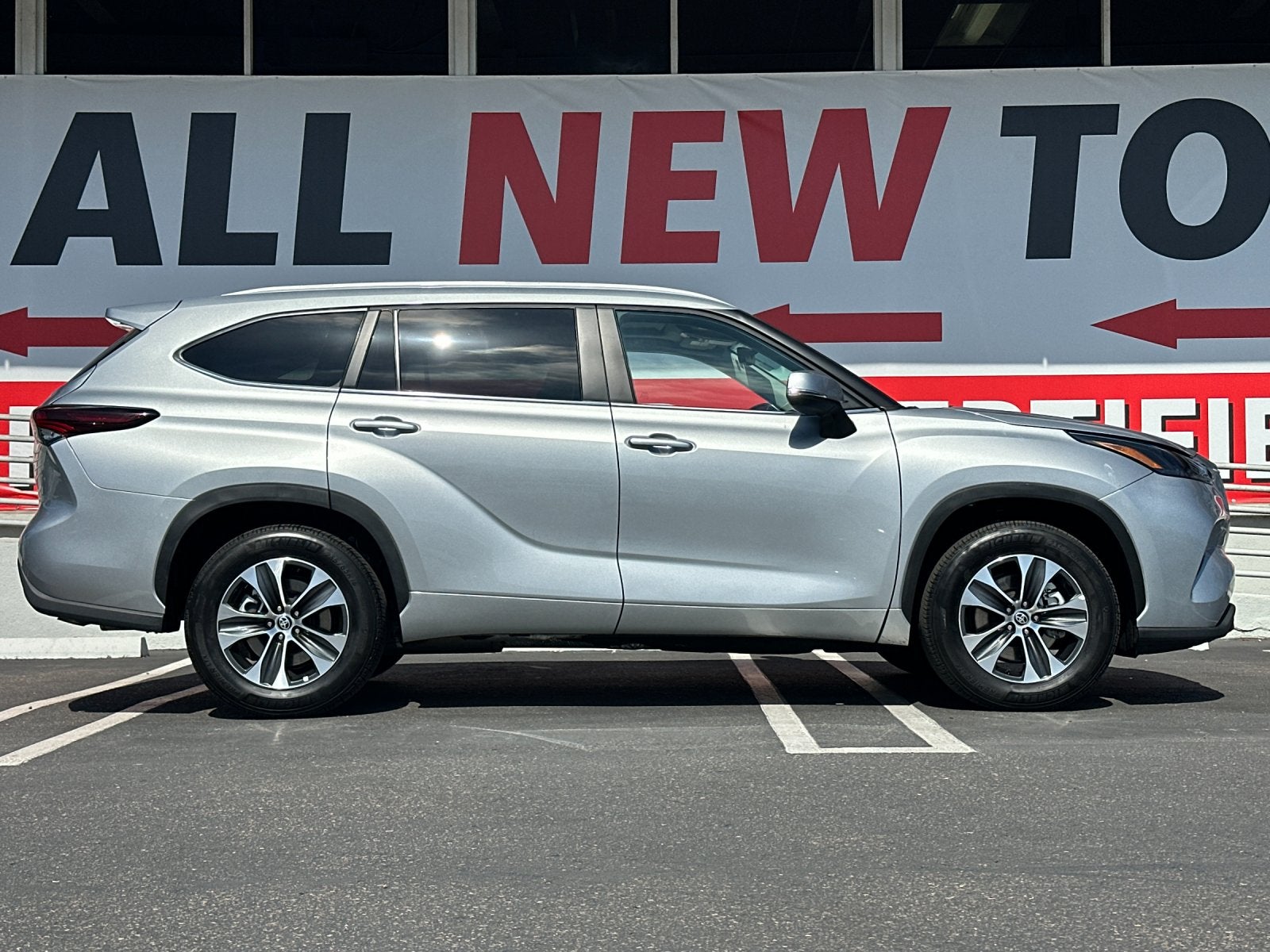 2025 Toyota Highlander XLE