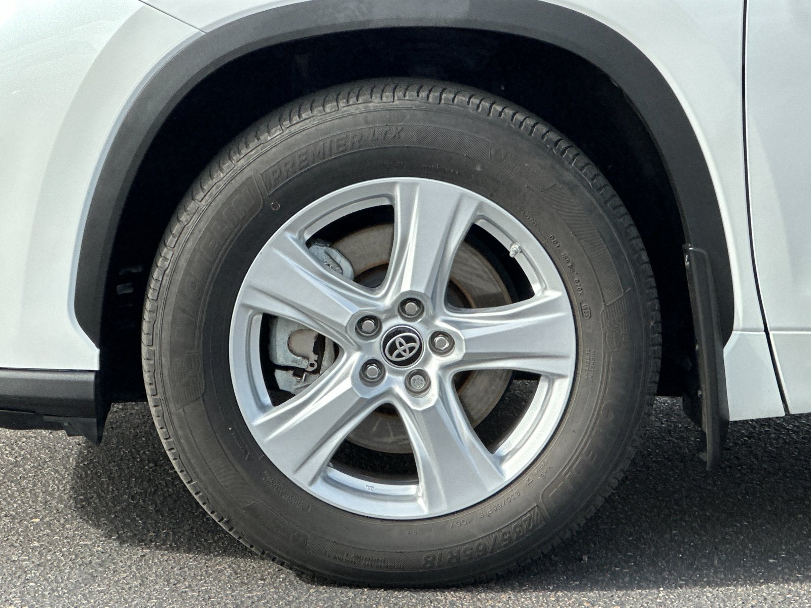 2023 Toyota Highlander LE