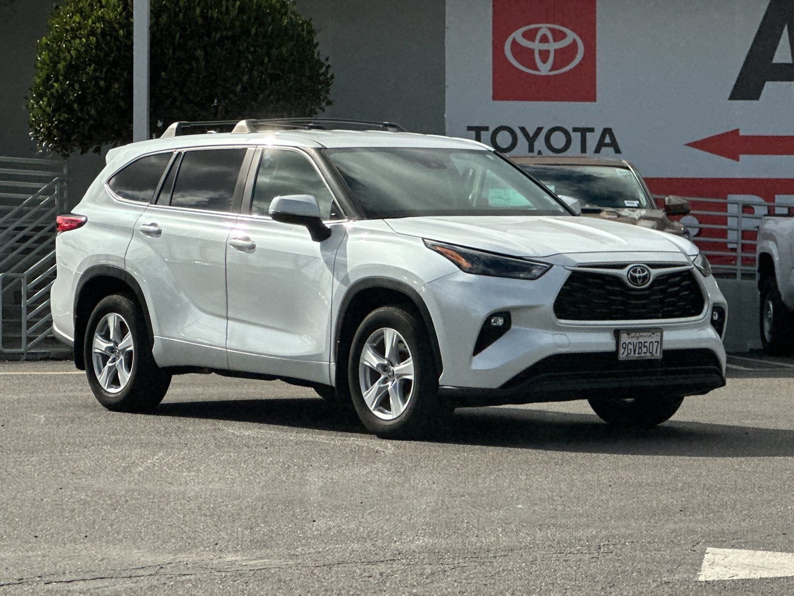 2023 Toyota Highlander LE