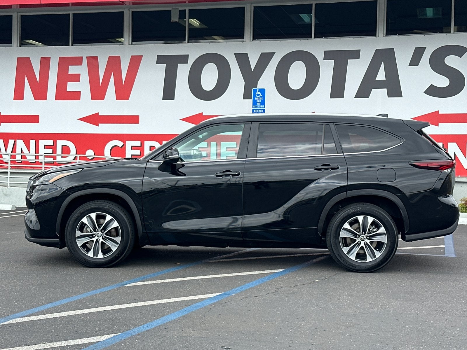 2024 Toyota Highlander XLE
