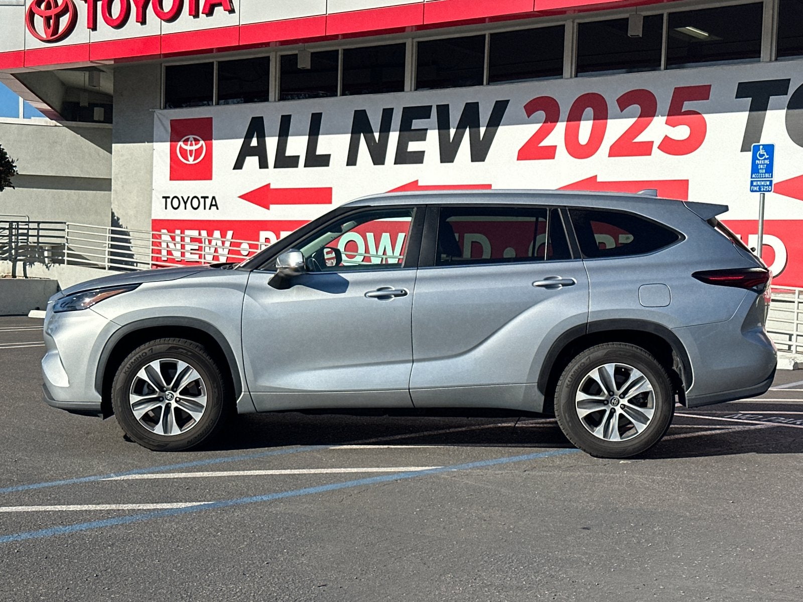 2024 Toyota Highlander XLE