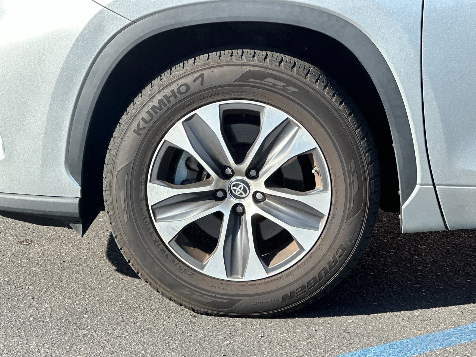 2024 Toyota Highlander XLE