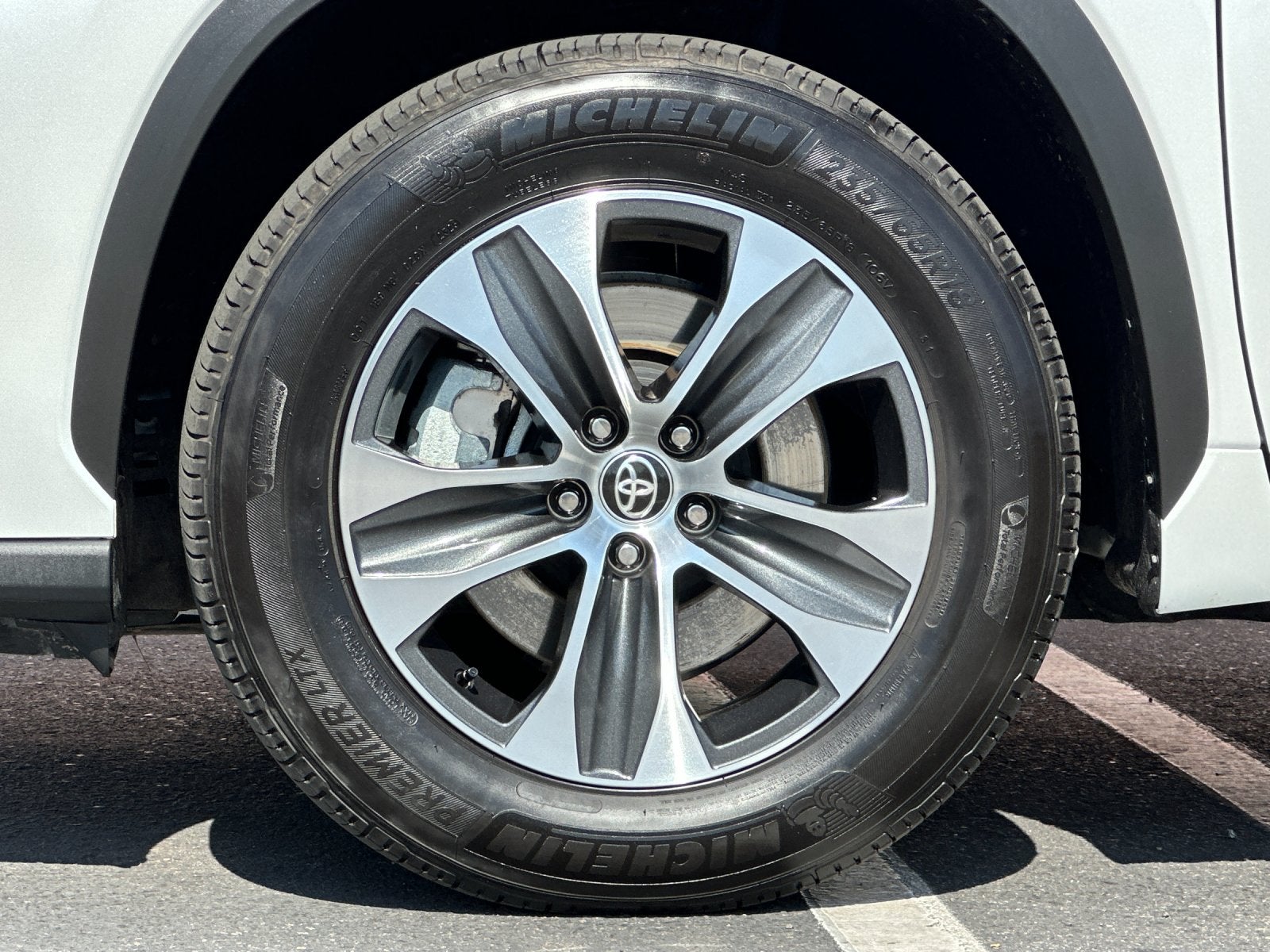 2025 Toyota Highlander XLE