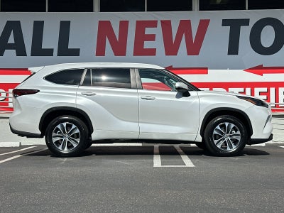 2025 Toyota Highlander XLE