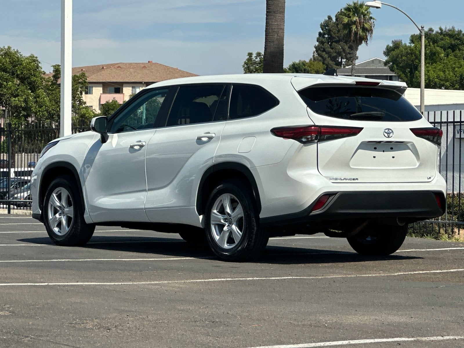 2023 Toyota Highlander LE