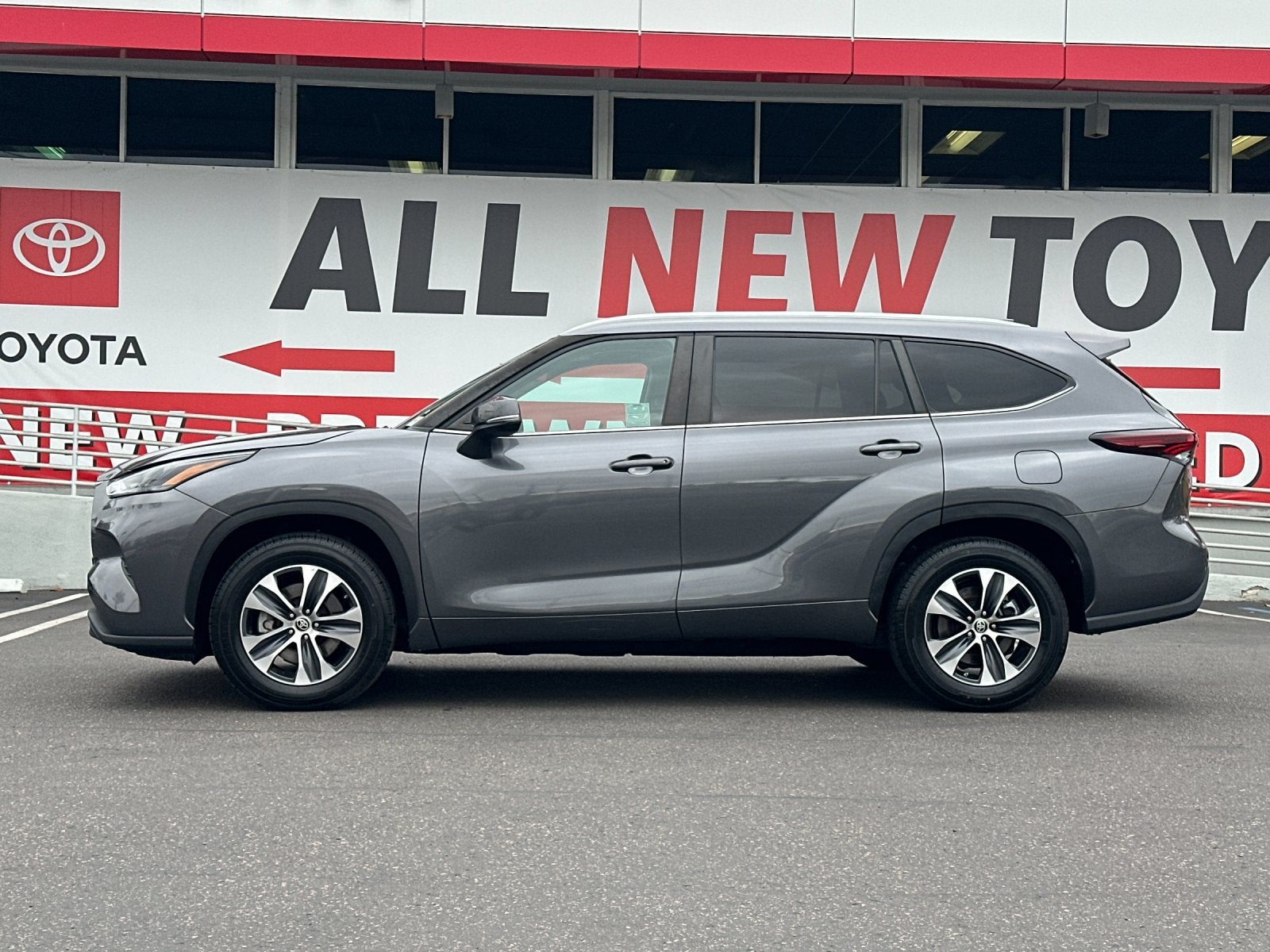 2024 Toyota Highlander XLE