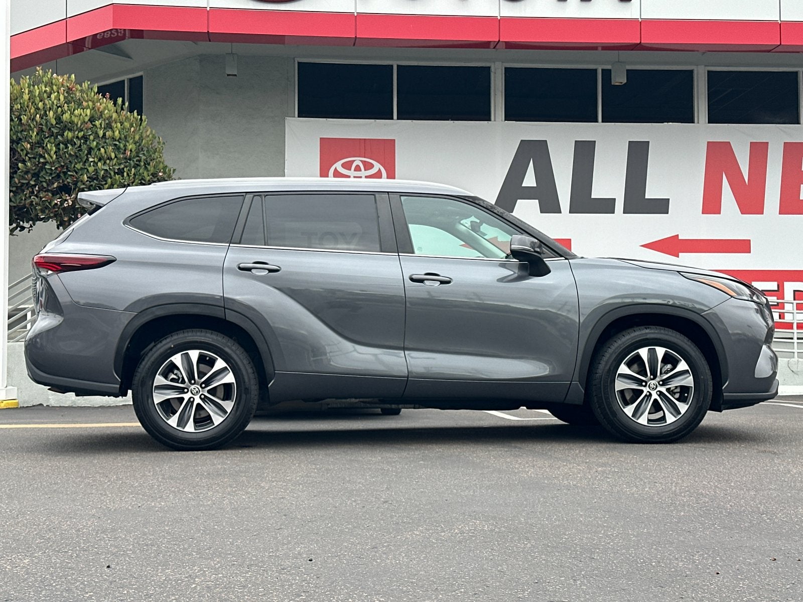 2024 Toyota Highlander XLE
