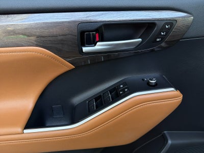 2023 Toyota Highlander Platinum