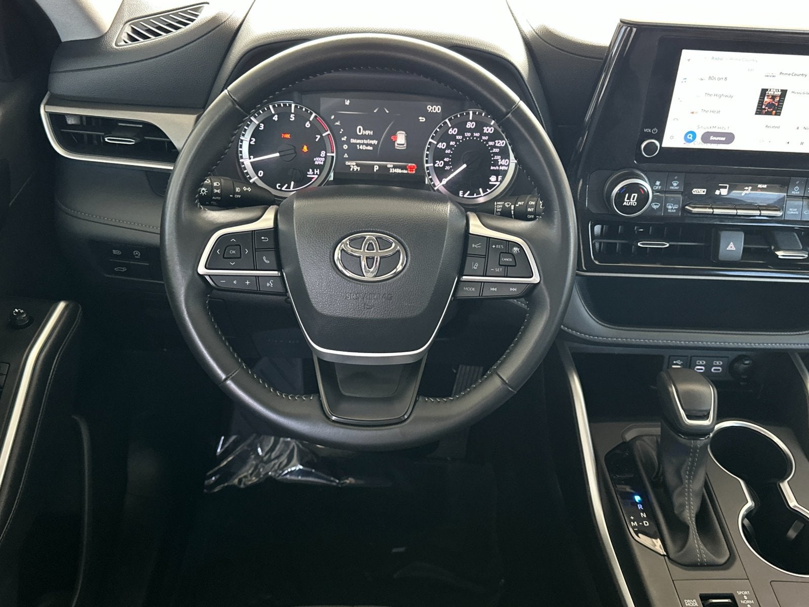 2025 Toyota Highlander LE