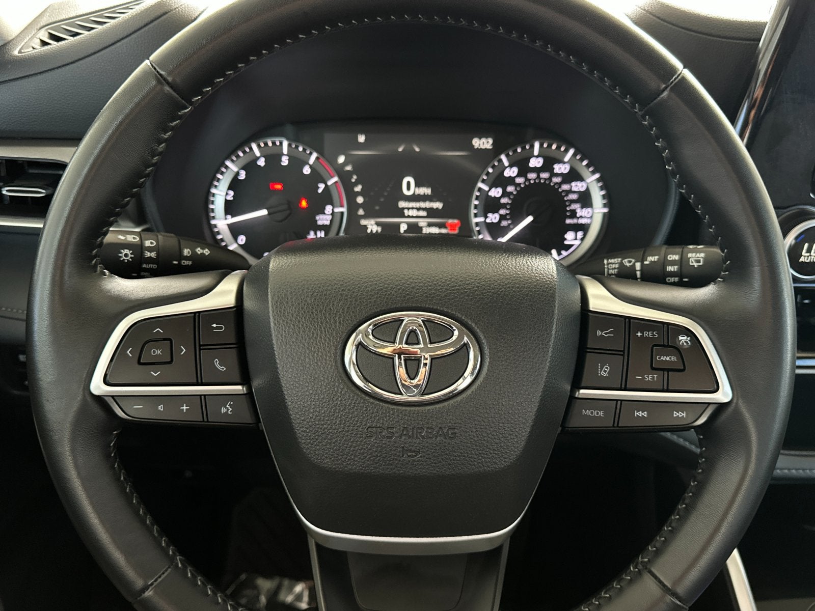 2025 Toyota Highlander LE