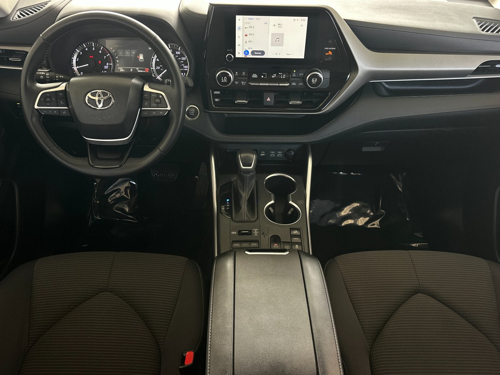 2025 Toyota Highlander LE