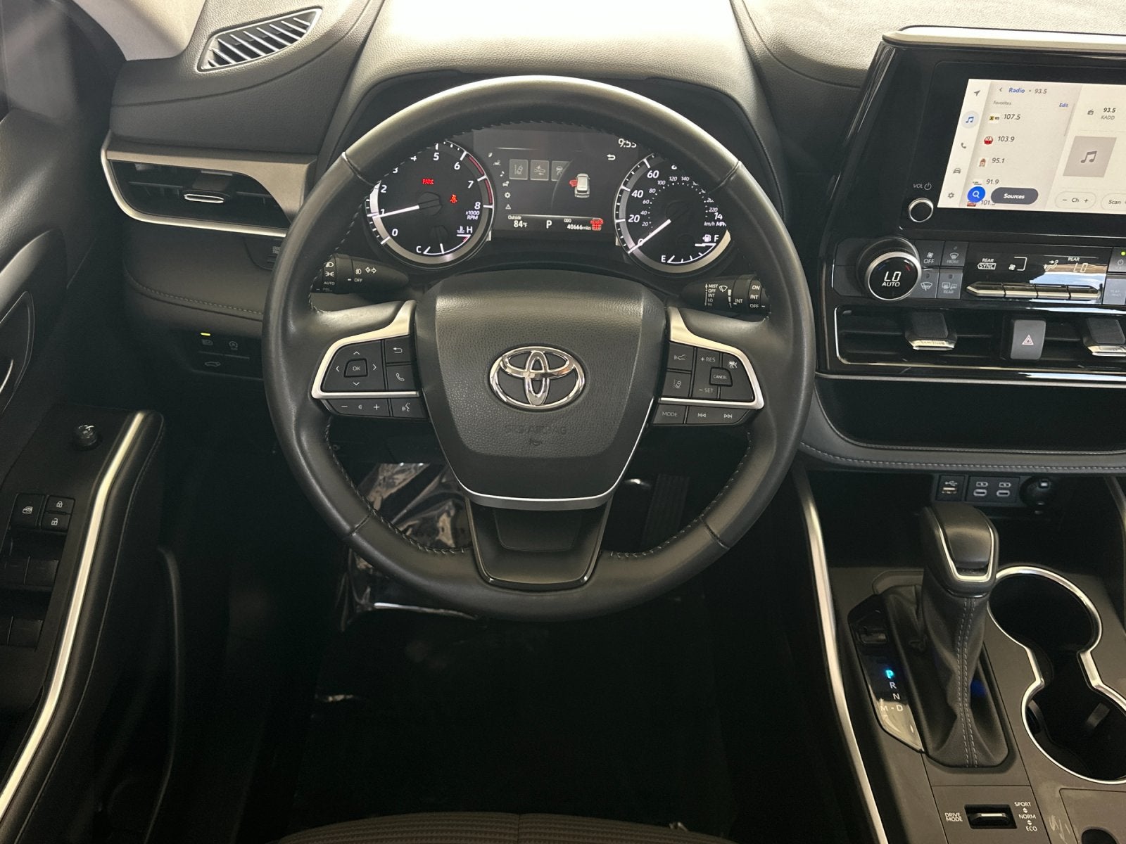 2025 Toyota Highlander LE
